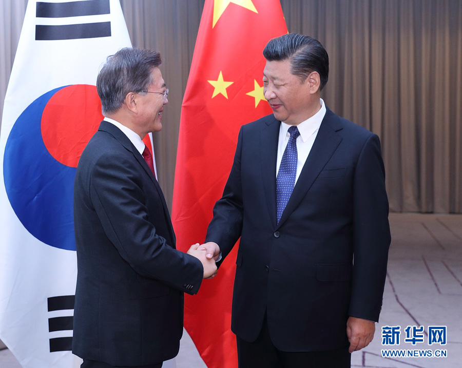 7月6日，國家主席習(xí)近平在柏林會見韓國總統(tǒng)文在寅。 新華社記者 王曄攝