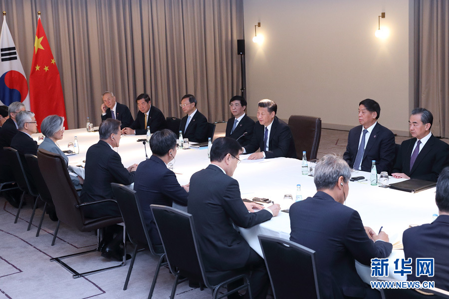 7月6日，國家主席習(xí)近平在柏林會見韓國總統(tǒng)文在寅。 新華社記者 王曄攝