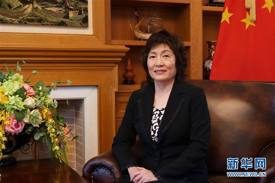 （習(xí)近平出訪配合稿&middot;圖文互動）專訪：中希關(guān)系已成為不同國家間和平相處、合作共贏的典范&mdash;&mdash;訪中國駐希臘大使章啟月