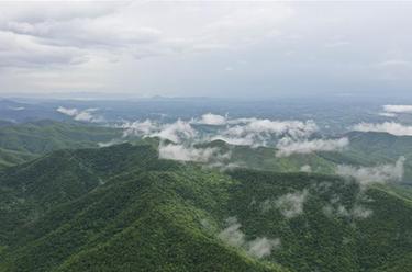 &ldquo;十萬(wàn)大山&rdquo;秋色美