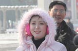 高清：衛(wèi)星發(fā)射成功 平壤街頭出現(xiàn)小規(guī)模慶?；顒?dòng)