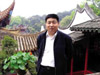 麥?zhǔn)涨跋Γ茈p羊回到鸚鵡村，要跟鄉(xiāng)親們布置麥?zhǔn)帐乱耍匾庾尠琢偌棺觽兂艘灰箻吠ご蠊?。瞎子白立國?hellip;&hellip;